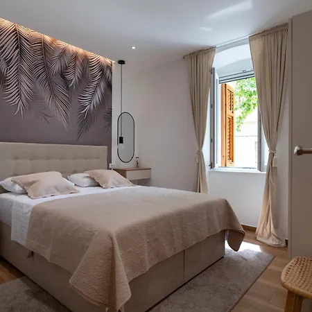 Beigestone Luxury Center By Belmont Realty Apartament