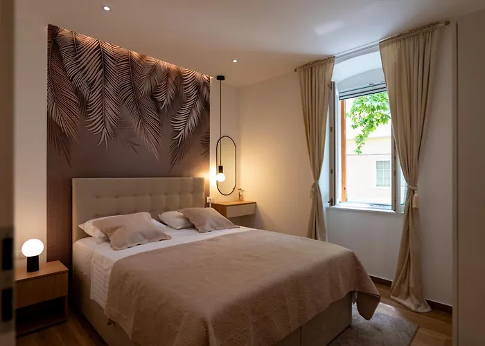 Beigestone Luxury Center By Belmont Realty Lägenhet *