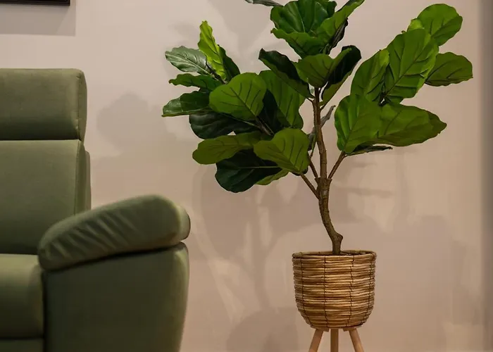 Lägenhet Beigestone Luxury Center By Belmont Realty