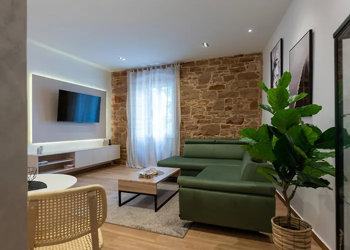 Lägenhet Beigestone Luxury Center By Belmont Realty