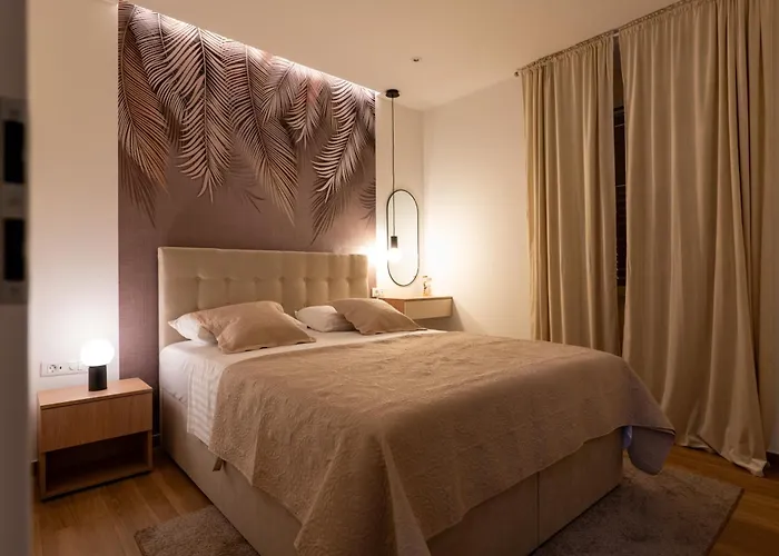 Beigestone Luxury Center By Belmont Realty *